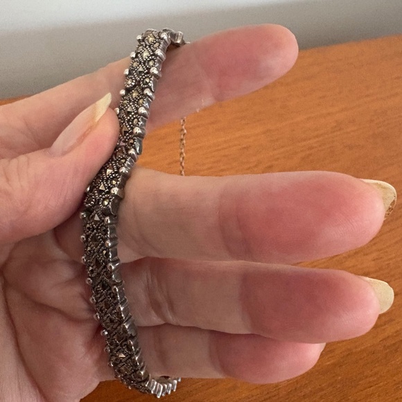 Beautiful Sterling Silver Marcasite Bracelet - Picture 4 of 11